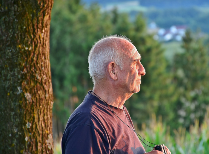 Les images des Seniors renforcent-elles les stéréotypes?